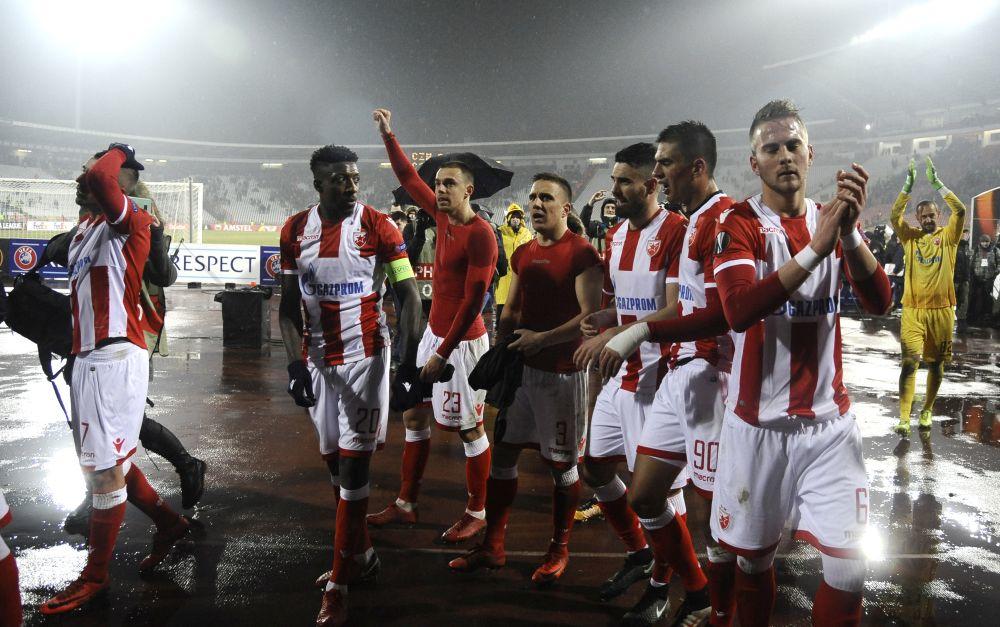Fudbaleri Crvene zvezde slave posle jedne od pobeda  
