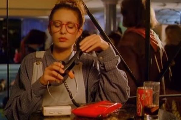 MNOGIMA OMILJENA SCENA IZ FILMA MI NISMO ANĐELA KRIJE JEZIVU MRAČNU TAJNU! Milion puta ste ga gledali ali vam je ovaj UŽAS promakao! (VIDEO)