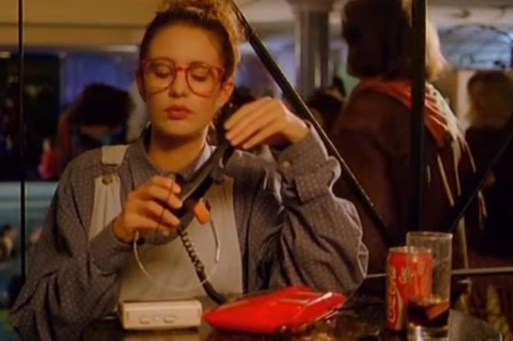 MNOGIMA OMILJENA SCENA IZ FILMA MI NISMO ANĐELA KRIJE JEZIVU MRAČNU TAJNU! Milion puta ste ga gledali ali vam je ovaj UŽAS promakao! (VIDEO)