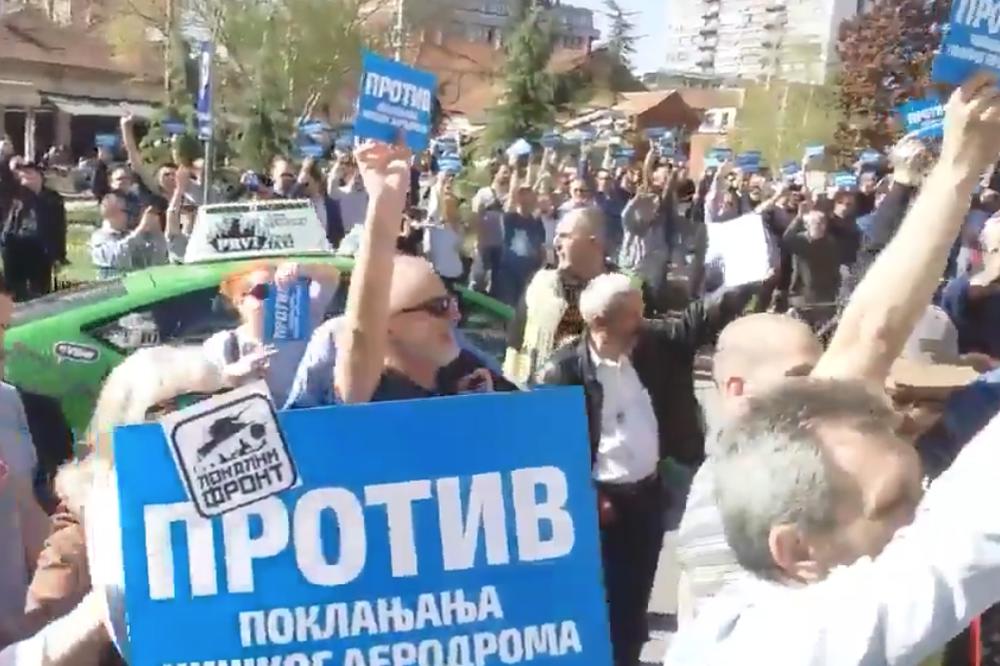 NIŠLIJE NE DAJU AERODROM: Građanski zbor ispred Skupštine glasao, pa poslao jasnu poruku vlastima! (VIDEO)