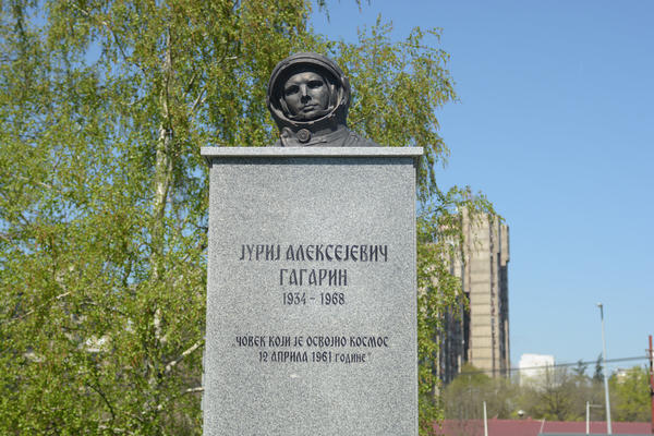 SKLANJAJU SRAMOTU SA BEOGRADSKIH ULICA: Dat nalog da se napravi NOVI SPOMENIK GAGARINU, dostojan velikana!