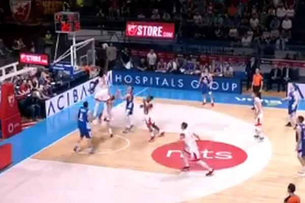 ODE NA TRIBINE! Lesor čudovišnim potezom naterao igrača Budućnosti u prošlost! (VIDEO)