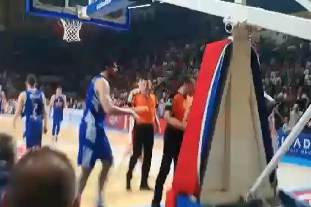 FRKA NA PARKETU: Lesor u klinču sa igračima Budućnosti, jedva ih razdvojili! (VIDEO)