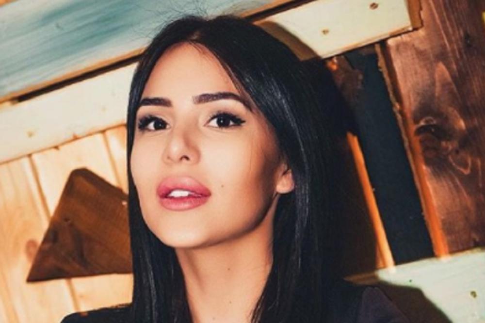 LICE DEVOJČICE, A DEKOLTEEEE... Anastasija Ražnatović totalno uzbudila muški pol novim snimkom! (VIDEO)