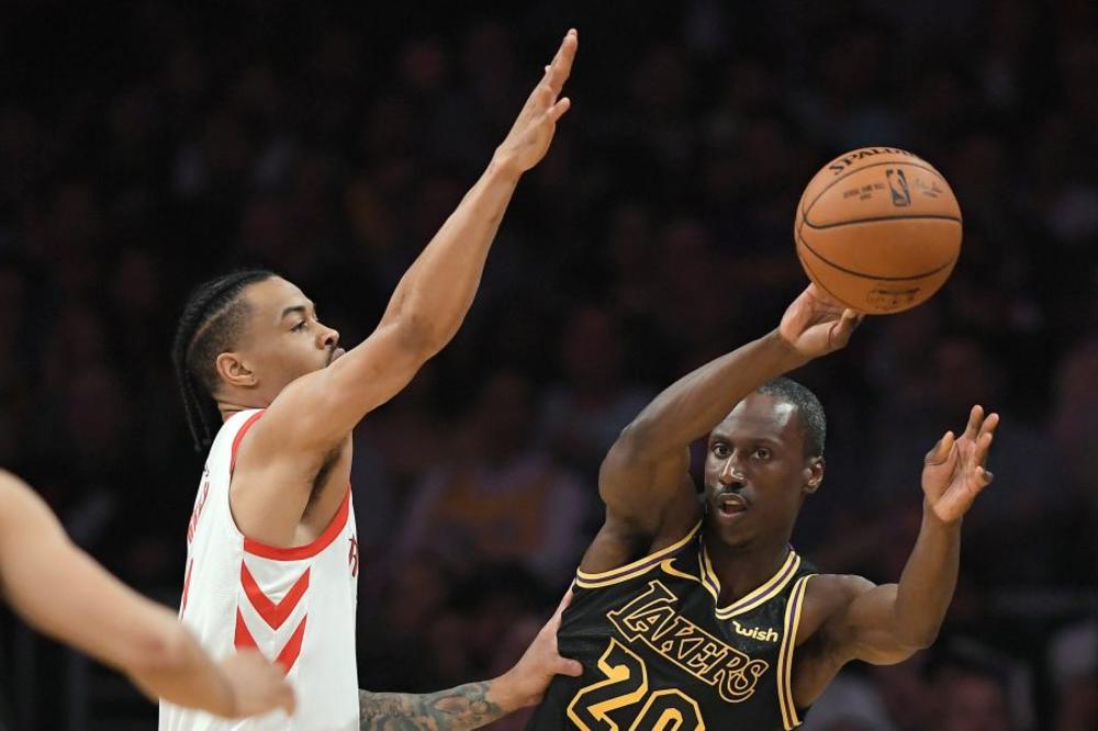 NBA ISPISALA JOŠ JEDAN ROMAN! Deset godina trulio u razvojnoj ligi, a sada je razbio na debiju za Lejkerse! (VIDEO)