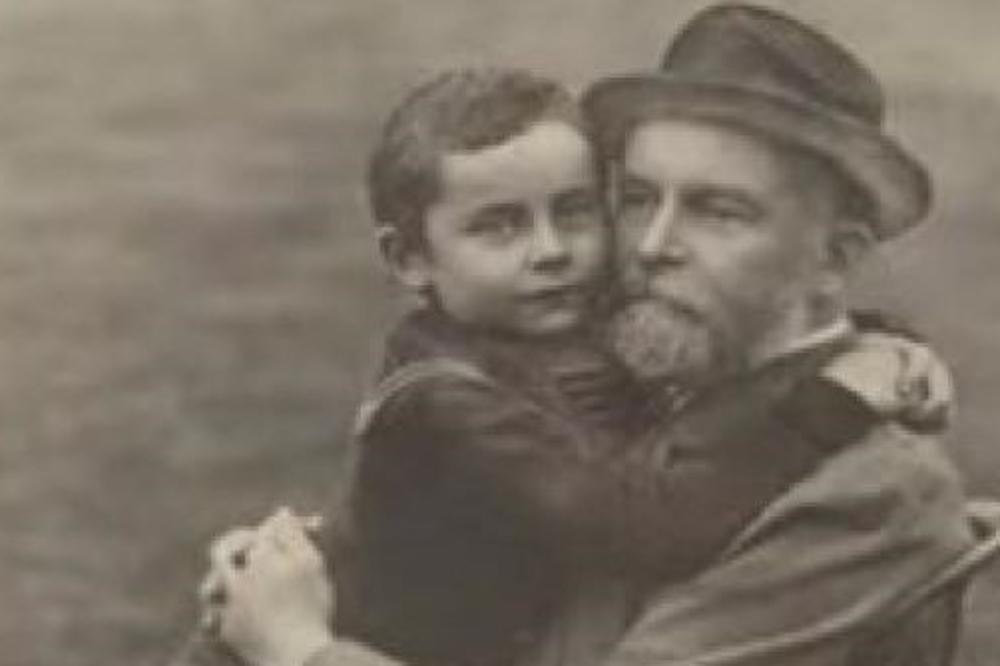 OVA FOTOGRAFIJA KRIJE ZASTRAŠUJUĆU PRIČU: Nećete pročitati ništa MORBIDNIJE! (VIDEO)