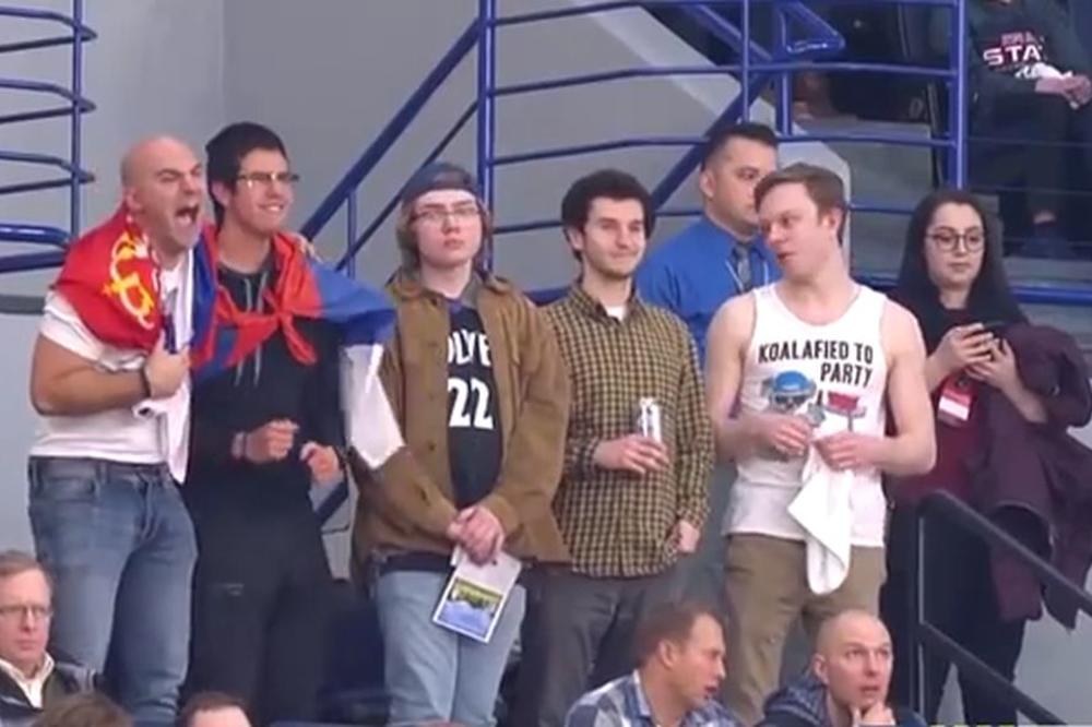 KAO DA SU NA DERBIJU: Srbi luduju na tribinama, a pored njih navijači Minesote ne smeju da pisnu! (VIDEO)