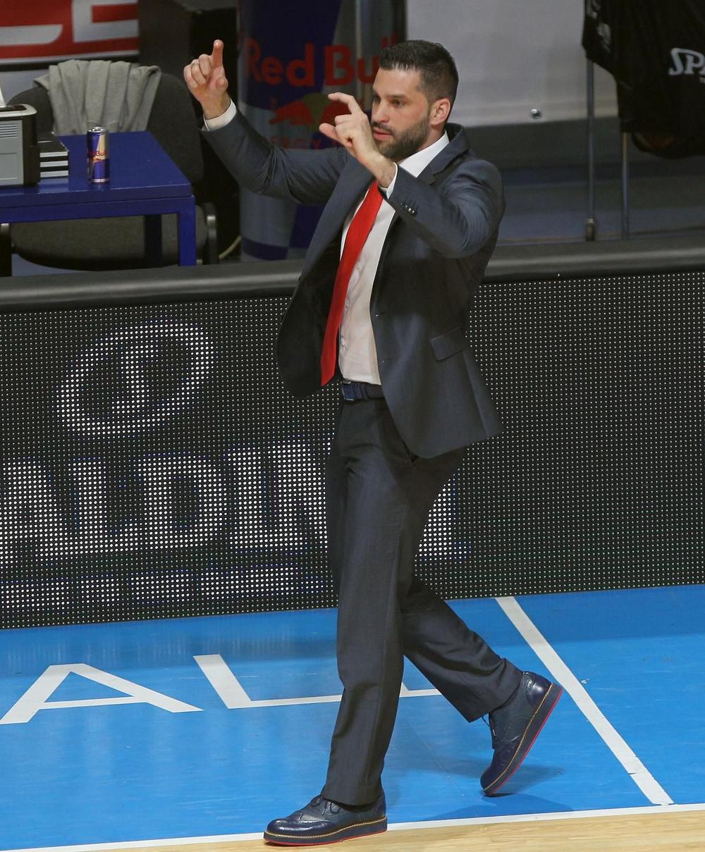 Dušan Alimpijević je ostvario osam pobeda sa ekipom