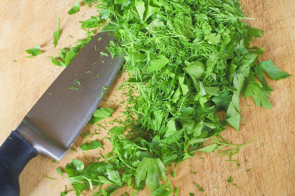 ZA 5 DANA IZBACITE DO 3 LITRE VIŠKA VODE IZ TELA: Ovaj moćni diuretski sok je MAGIČNI LEK PROTIV NADUTOSTI