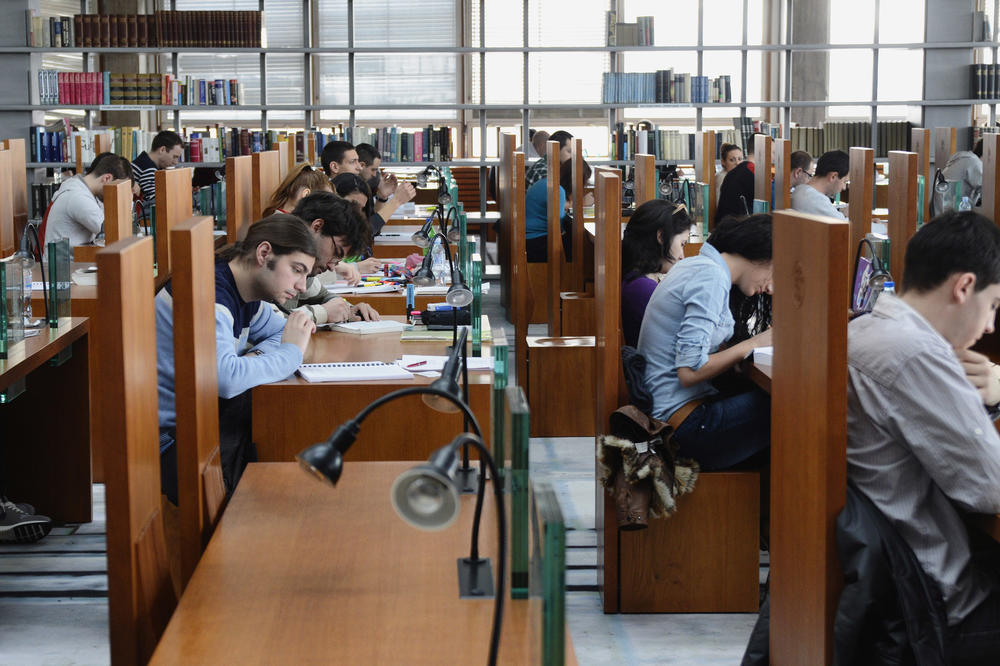 AUTOLAKIRER IPAK NEĆE BITI ČLAN UO NIŠKE BIBLIOTEKE: U poslednji čas sprečena velika bruka