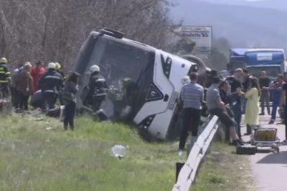 STRAŠNA NESREĆA KOD SOFIJE: Autobus se prevrnuo, 6 osoba poginulo, 22 povređene! (FOTO)