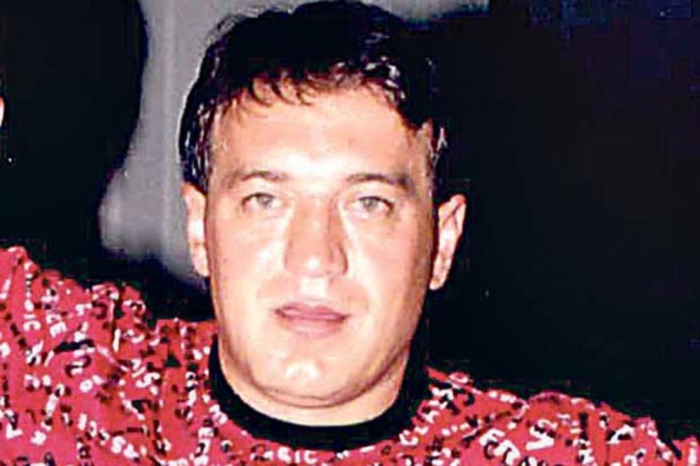 ON JE UČIO ŠIPTARA DA MEŠA DROGU SA BRAŠNOM I PRAŠKOVIMA: Dušan se plašio ROBIJE I BATINA, zato je morao DA PLAĆA