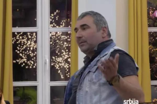 FALI JOJ NEŠTO: Ovako izgleda KUĆA Mikija Đuričića u Kupinovu (VIDEO)