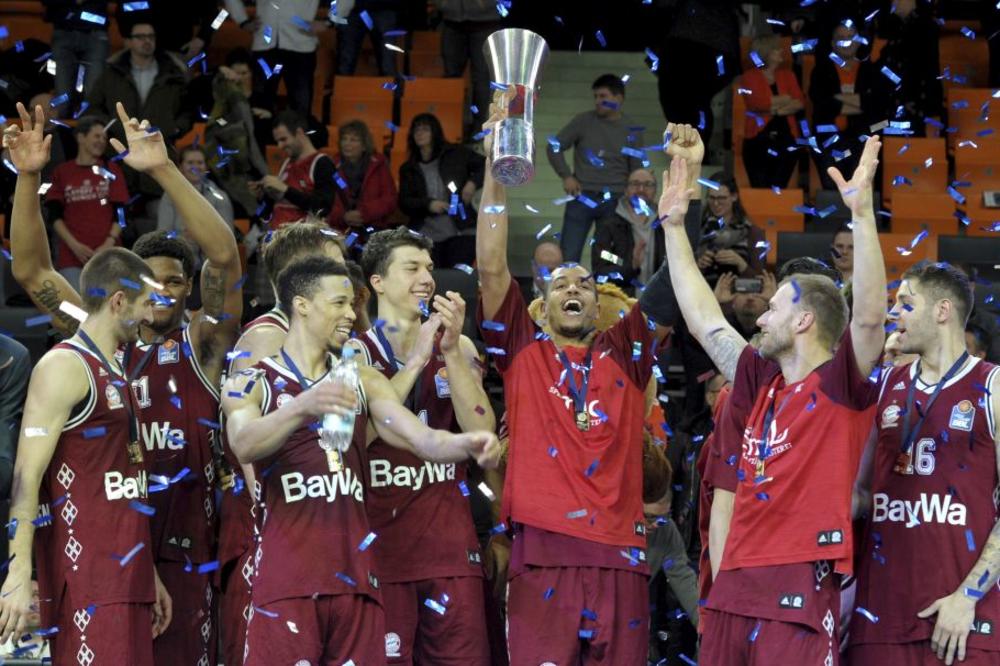 RADONJIĆ VRATIO BAJERN NA KOLOSEK: Ekipa crnogorskog stručnjaka se vratila sa minus 16 i ostala na čelnoj poziciji! (FOTO)