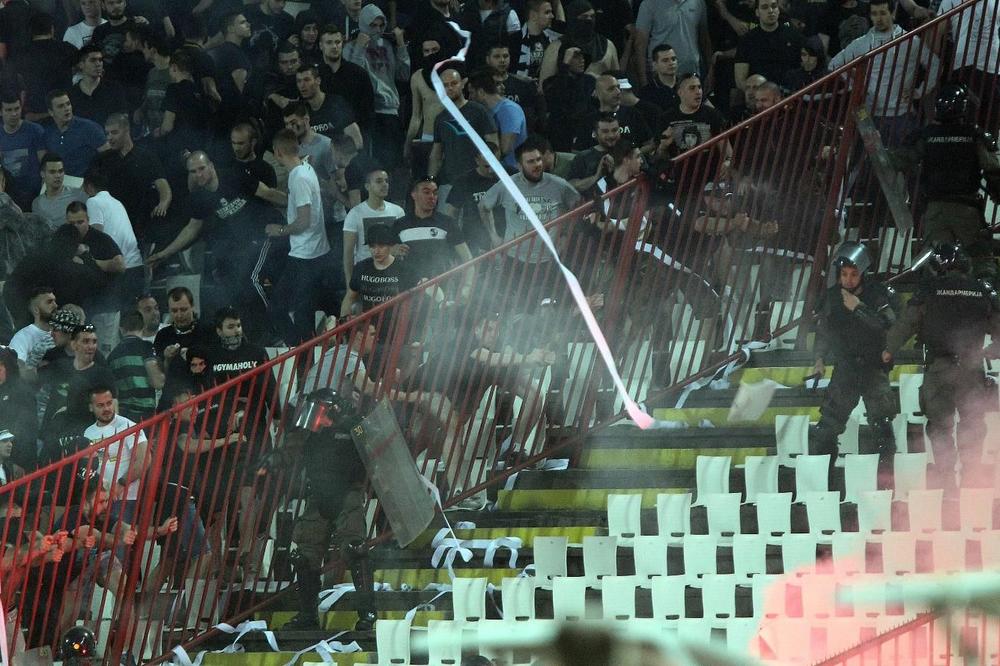 KIMI PRETUČEN U HAOSU NA DERBIJU: Objavljena fotka vođe frakcije Grobara sa povredama na glavi! (FOTO)