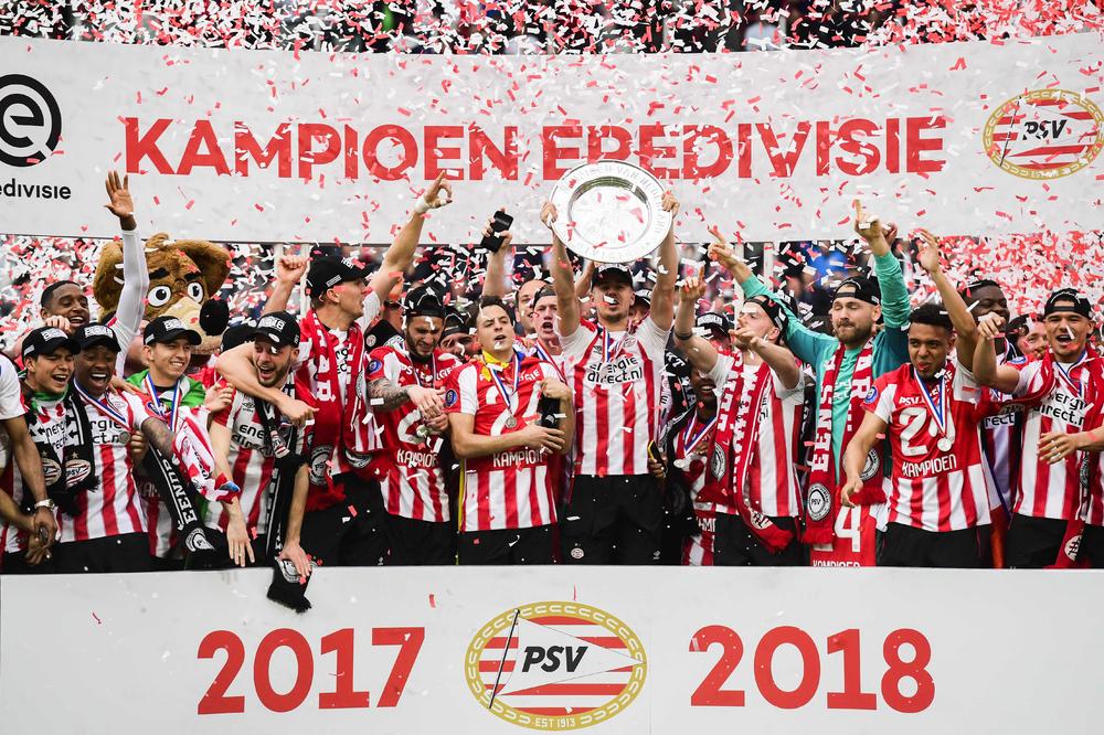 PSV U DERBIJU PROTIV AJAKSA POTVRDIO TITULU: Četa Filipa Kokua je zgazila Kopljanike i pokazala ko je najbolji! (VIDEO)