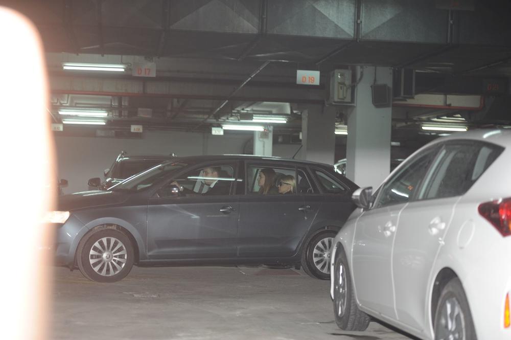 Nakon što je posetila notara, vratila se u svoj dom na Dedinju  