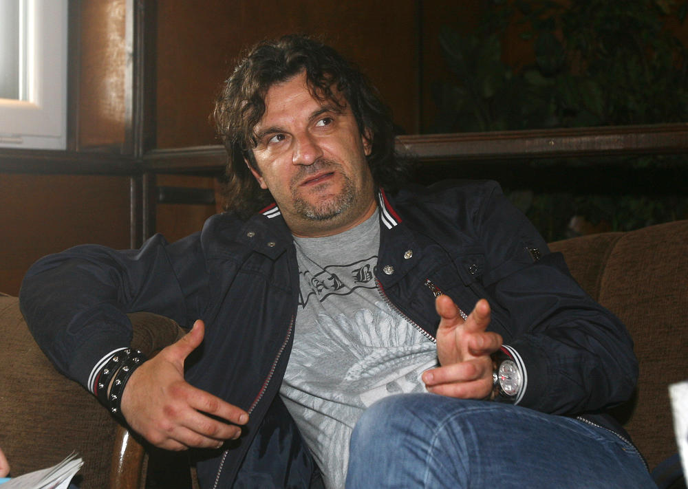 Lukas besno pita u čemu je razlika između njih dvojice