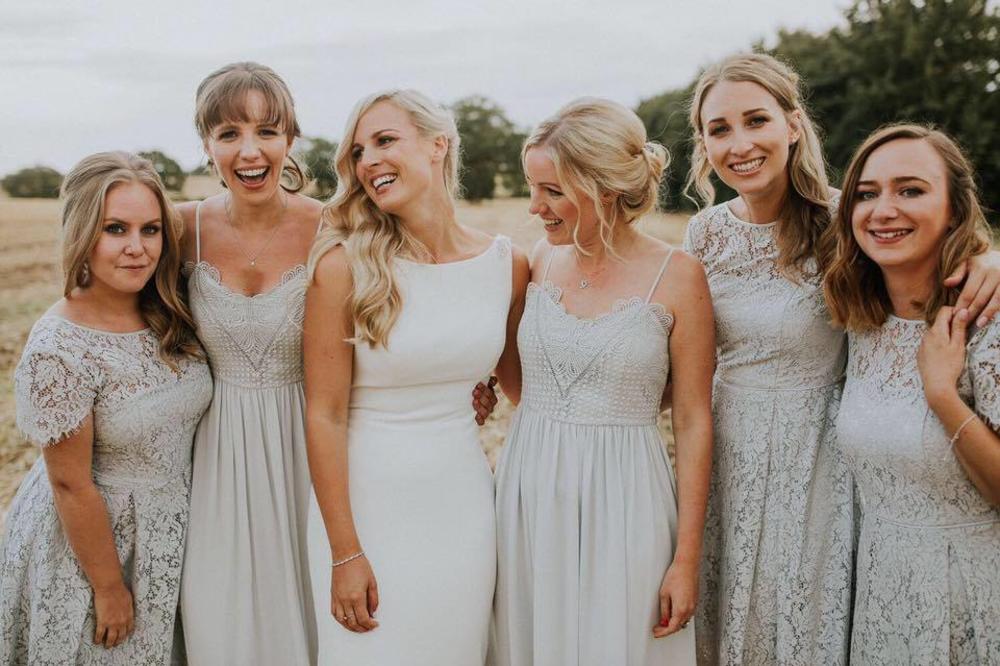 UPALA U DUGOVE ZBOG SILNIH SVADBI: Otišla na 20 venčanja u 4 godine, i sada mora da živi sa roditeljima!