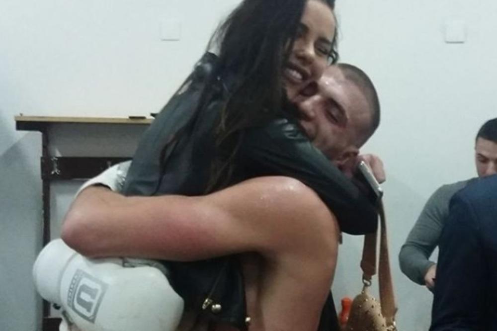 KAKO VELJKO I NJEGOVA VERENICA UŽIVAJU U LJUBAVI: Ražnatović pripremio iznenađenje za njegovu lepšu polovinu! (FOTO)