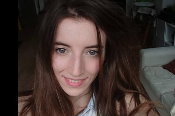 DEVOJKA IZ PAKLA: Dečku je vodila Fejsbuk, zabranjivala mu druženje sa prijateljima, a na kraju ga je IZBOLA I POLILA VRELOM VODOM!