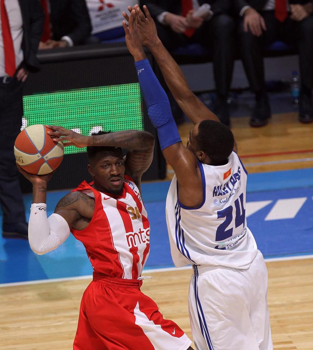 Dilan Enis stiže u Podgoricu  