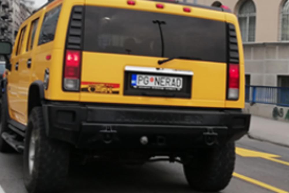 ČOVJEK SE RODI UMORAN I ŽIVI DA BI SE ODMARAO: Da li je ovo glavni moto Crnogorca koji se danas provozao BG-om? (FOTO)