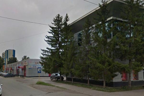 HOROR U ŠKOLI U RUSIJI: Učenik krenuo u KRVAVI POHOD, nožem izbo četvoro ljudi, a onda pokušao da ZAPALI ZGRADU!