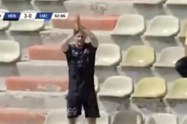 EGO VEĆI OD IBRINOG I RONALDOVOG ZAJEDNO: Rumun dao gol, otrčao na tribine i aplaudirao sam sebi?! (VIDEO)