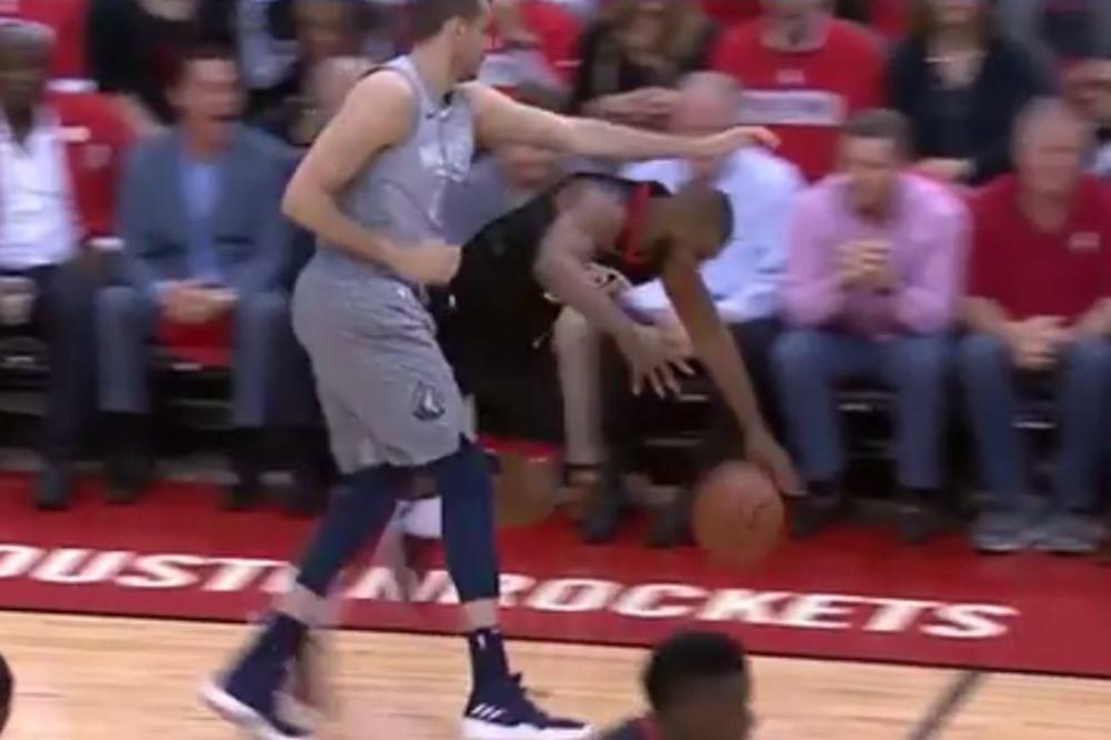 Bjelica odalamio Krisa Pola i bacio ga pred zapisnički sto! Osveta Amerikanca je bila surova i dobio je ovacije hale zbog nje! (VIDEO)