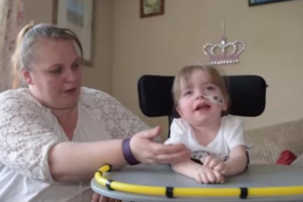 Njena ćerka je prestala da puzi, a onda su saznale tužnu istinu! (VIDEO)