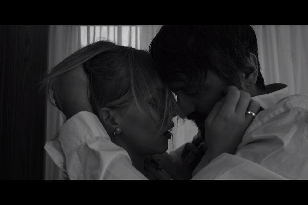 Srpsko-španski sastav NO HAY BANDA objavio novi singl: Romantični spot sa Banetom Trifunovićem i Tamarom Aleksić (VIDEO)