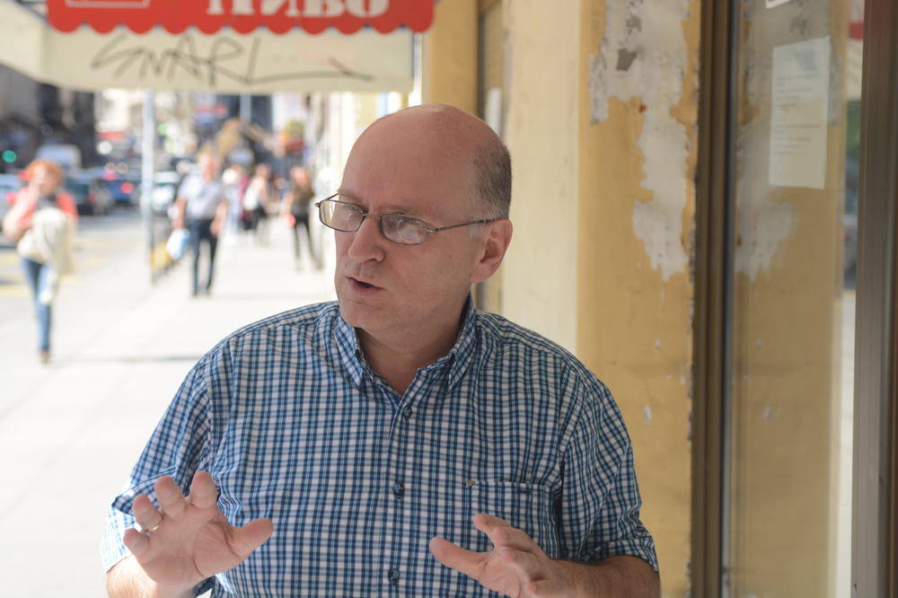 OVAJ ČOVEK NAM JE ISPUNIO SRCA! Pored VRHUNSKE hrane "Tajni začin" ima sad i OVO u ponudi (FOTO)