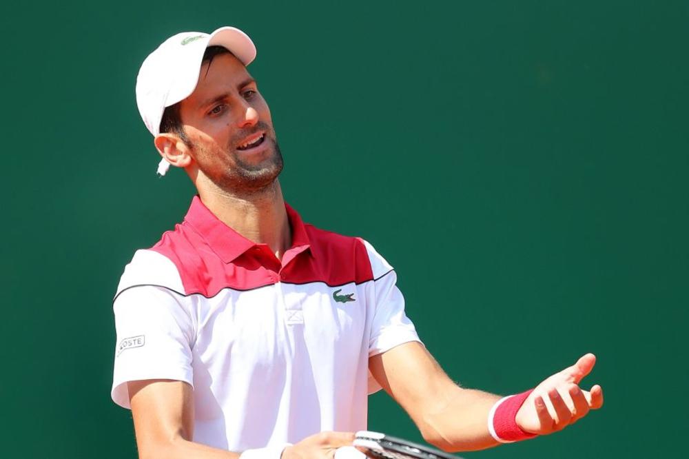 NOVAK ŠOKIRAO NAVIJAČE NESVAKIDAŠNJIM POTEZOM: Đoković ima objašnjenje za ovakav postupak! (FOTO)