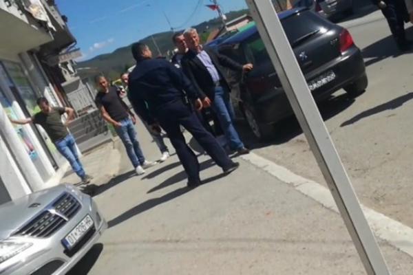 ALBANCI SE PONOVO IŽIVLJAVALI U KOSOVSKOJ MITROVICI: Verbalno i agresivno napali novinarku (VIDEO)