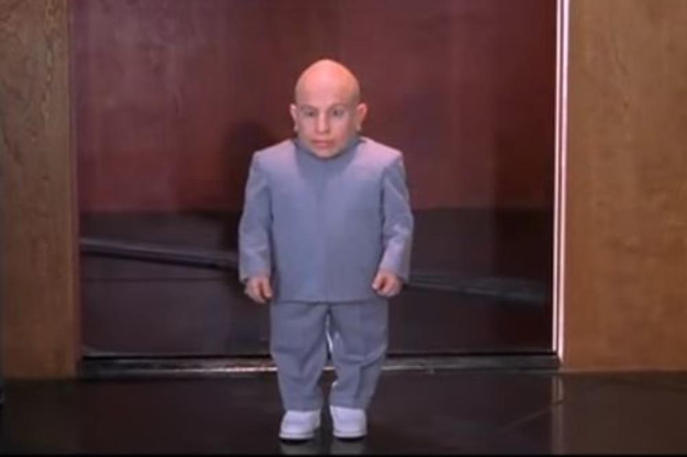 UMRO MINI MI! Zvezda filma Ostin pauers!