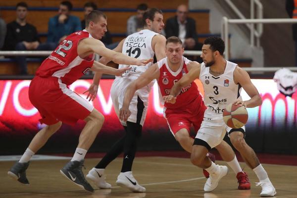DRAMA U PIONIRU! Kad se sastanu Partizan i FMP, tu mora da pršti! Pobednik rešen u poslednjim sekundama! (FOTO)