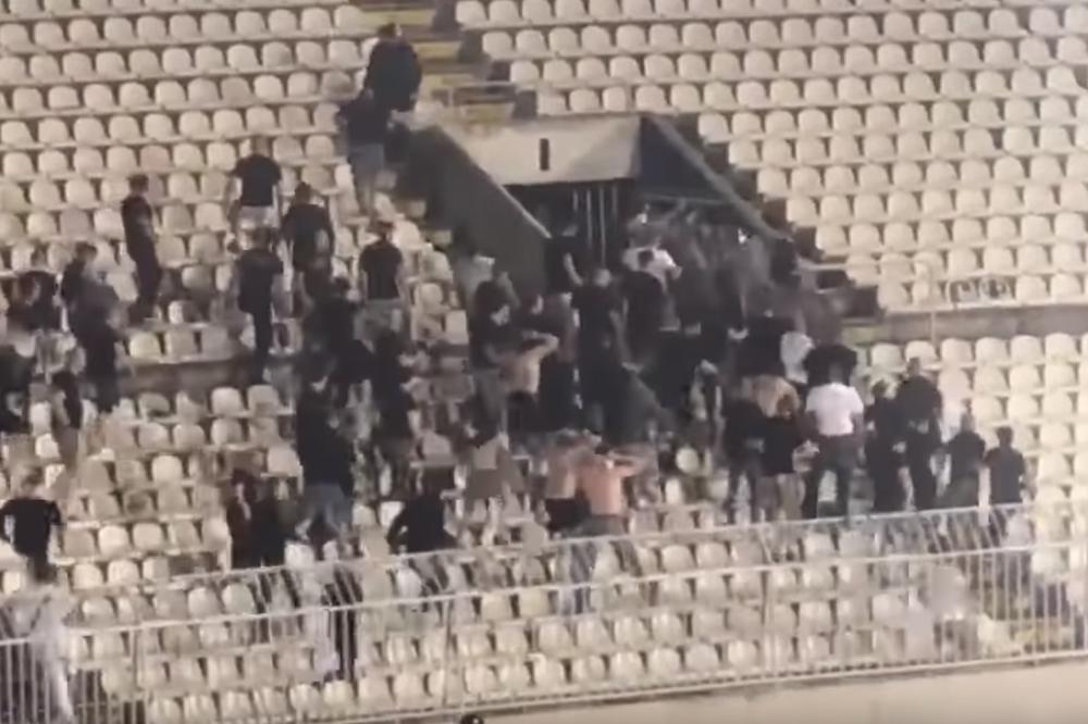 OVO NIJE BILO NA TV! Grobari isterali policiju sa tribine usred meča sa Čukom! (VIDEO)