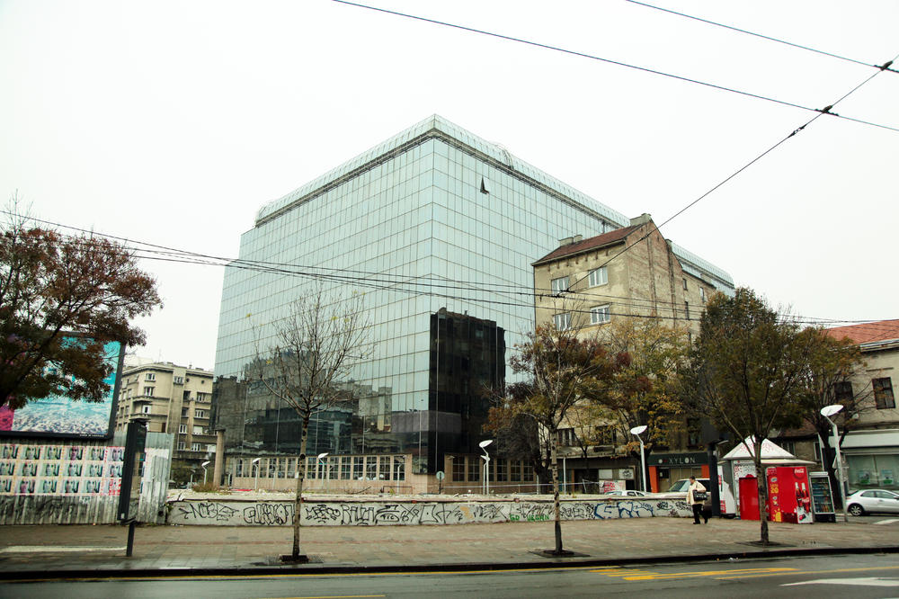 SRPSKO BANKARSTVO JE DALEKO OD NEGATIVNIH KAMATNIH STOPA! Oglasilo se Udruženje banaka i sve razjasnilo!