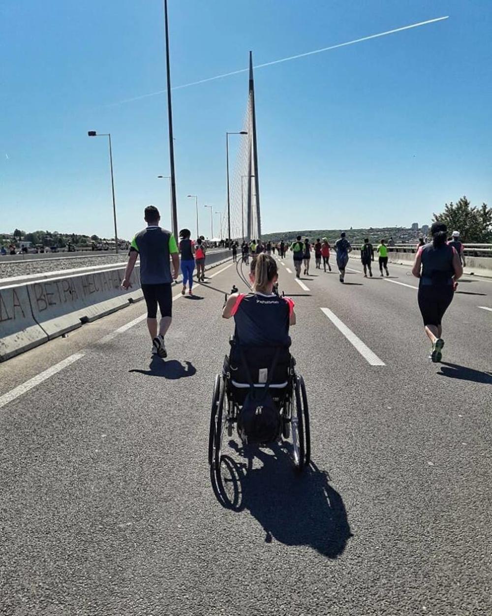 Milica Knežević sa dečkom na maratonu