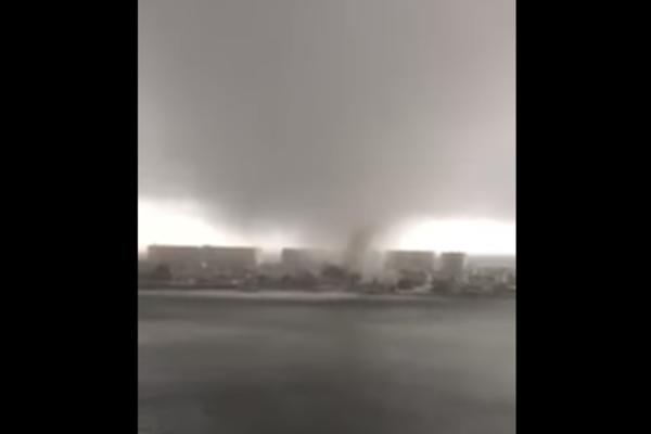 JAK TORNADO POGODIO FLORIDU: Strašni snimci oluje! (VIDEO)