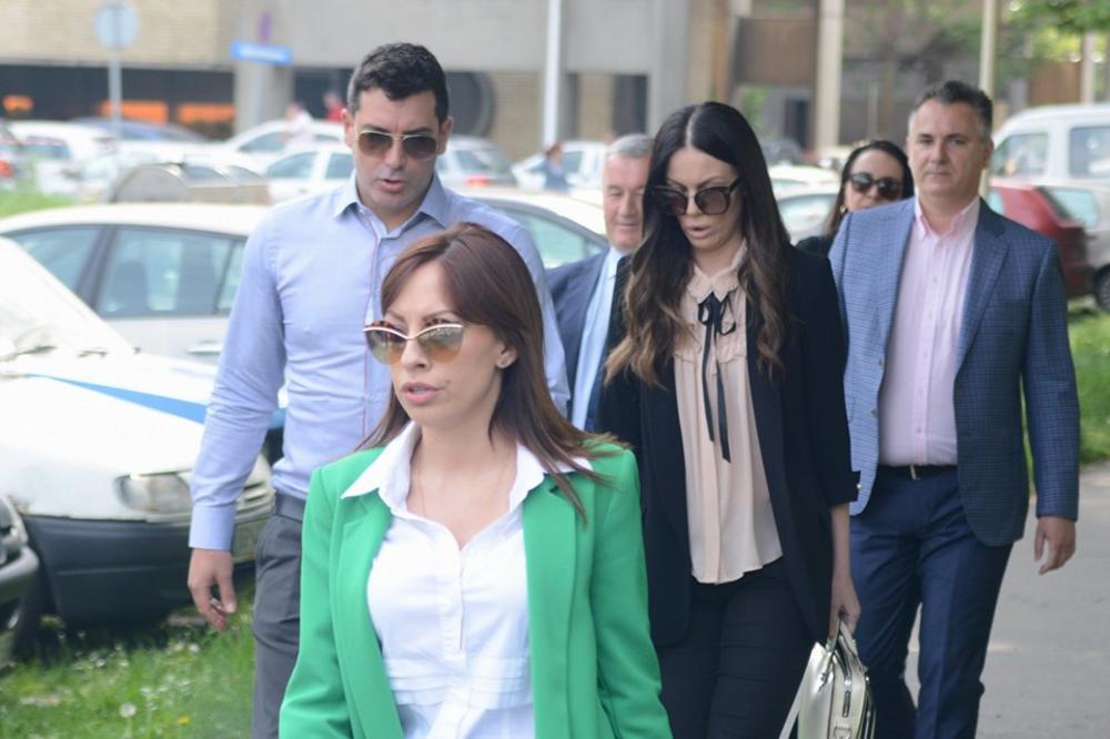 LUKA JE DANAS POKAZAO DA NATAŠA ZA NJEGA VIŠE NE POSTOJI: Ovaj detalj niko nije primetio prilikom dolaska Lazukića u sud! (FOTO)