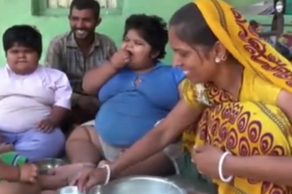 IMA SAMO 8 GODINA, A TEŠKA JE 58 KILOGRAMA: Šokiraćete se kada čujete kilažu njene sestre (6)! (VIDEO)