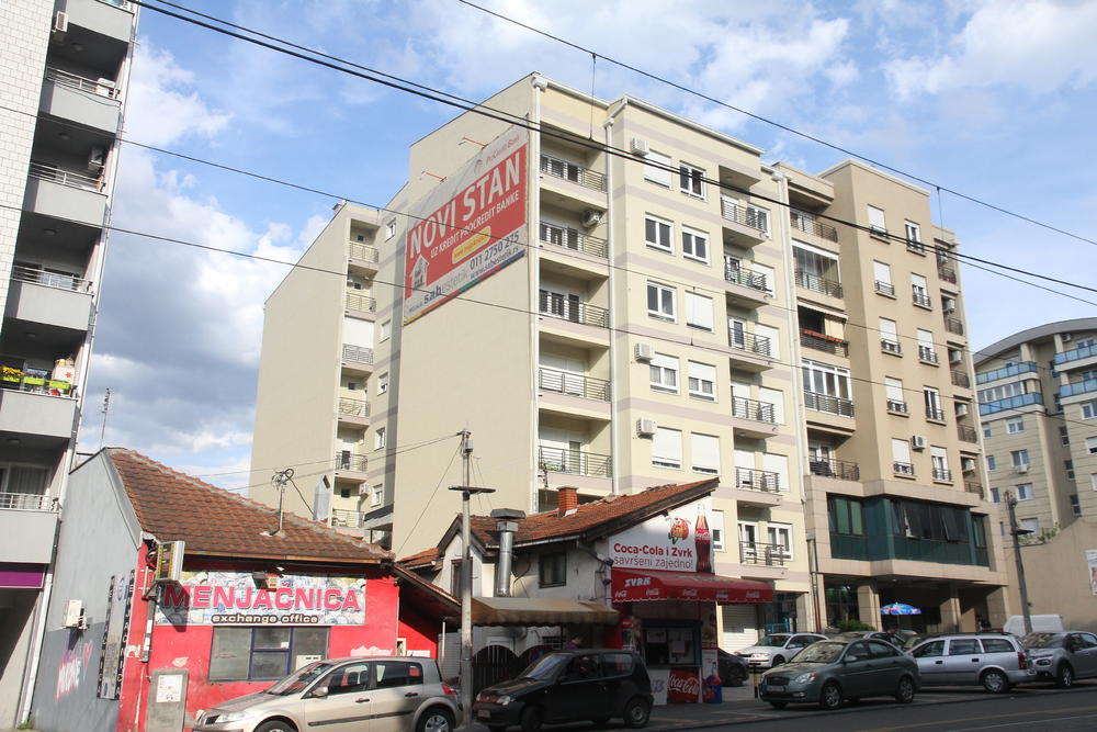 Moraju da budu upisani na nepokretnosi kao vlasnik