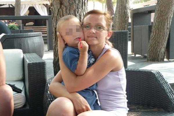 OBESILA SE NAKON ŠTO JE IZGUBILA SINA JEDINCA: Tuga u Banjaluci, policija tvrdi da se obesila pertlama (FOTO)