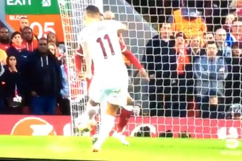 UMALO DA OTPADNE PREČKA! Još se trese Enfild zbog šuta Aleksandra Kolarova! (VIDEO)