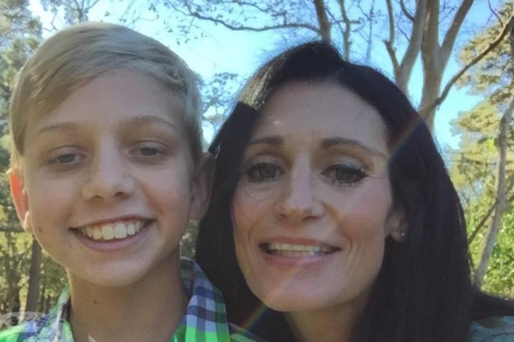 SINU JE U ŠKOLSKU TORBU STAVILA DIKTAFON: Ono što je čula na snimku OSTAVILO JU JE BEZ REČI!