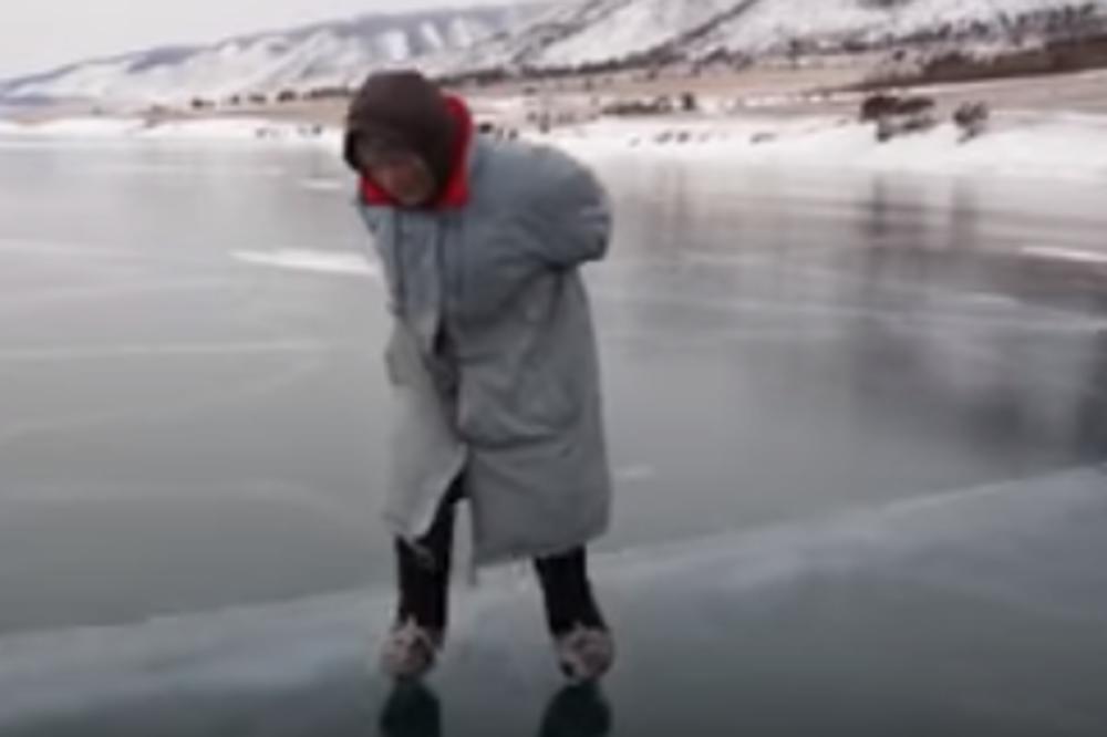 SUPERBAKA IZ SIBIRA: Živi potpuno sama, a sa 76 godina kliza bolje nego mnogo mlađi! (VIDEO)