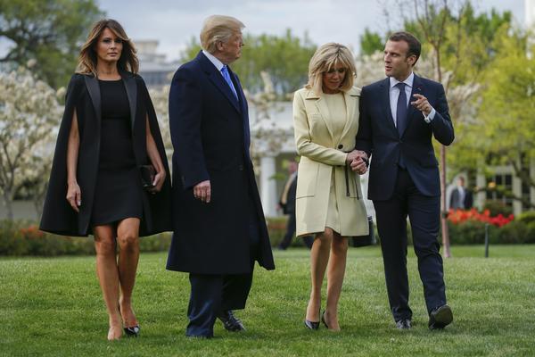 Melanija nikad ne stavlja ruke u rukave kaputa, a sada je otkriveno i ZAŠTO! (FOTO)