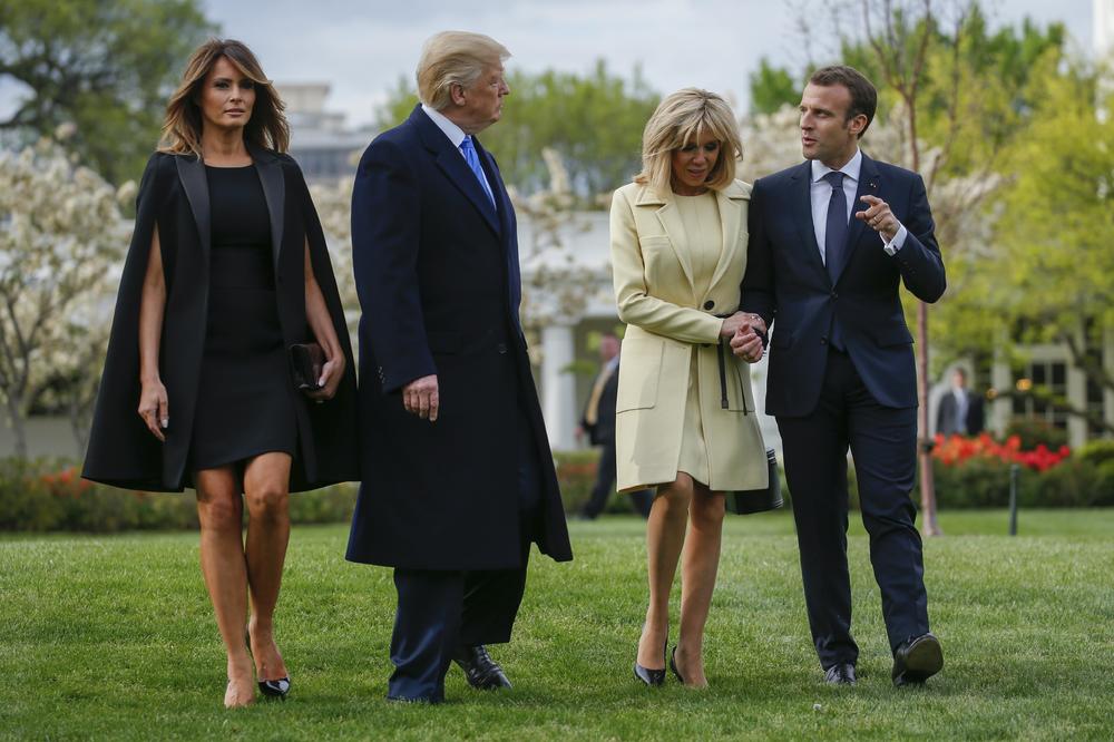 Melanija nikad ne stavlja ruke u rukave kaputa, a sada je otkriveno i ZAŠTO! (FOTO)